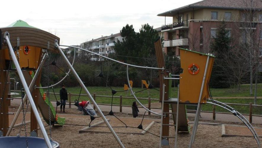Appartement Entier T2 Avec Piscine Paradis Entierement Meuble Proche Metro Toulouse Ngoại thất bức ảnh